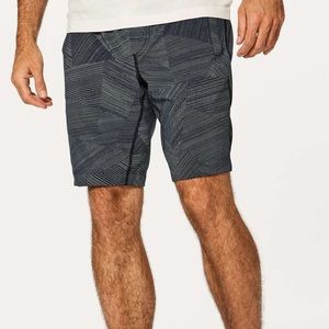 Lululemon Pace Breaker Short 9” Men’s Large Shorts Etch Light Cast Black